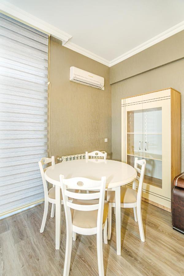 Luxury 2 Room Apartment In The Center Baku Ngoại thất bức ảnh